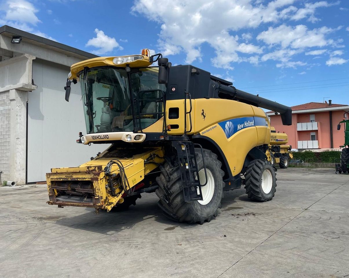NEW HOLLAND MIETITREBBIA CX 8080