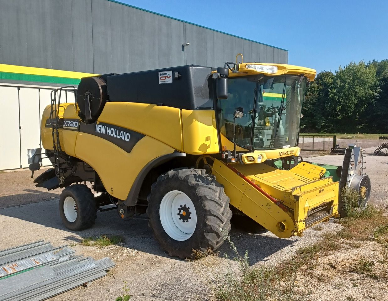 NEW HOLLAND MIETITREBBIA CX 720