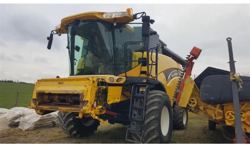 NEW HOLLAND CX820
