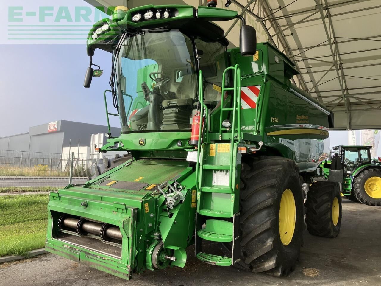 John Deere t670