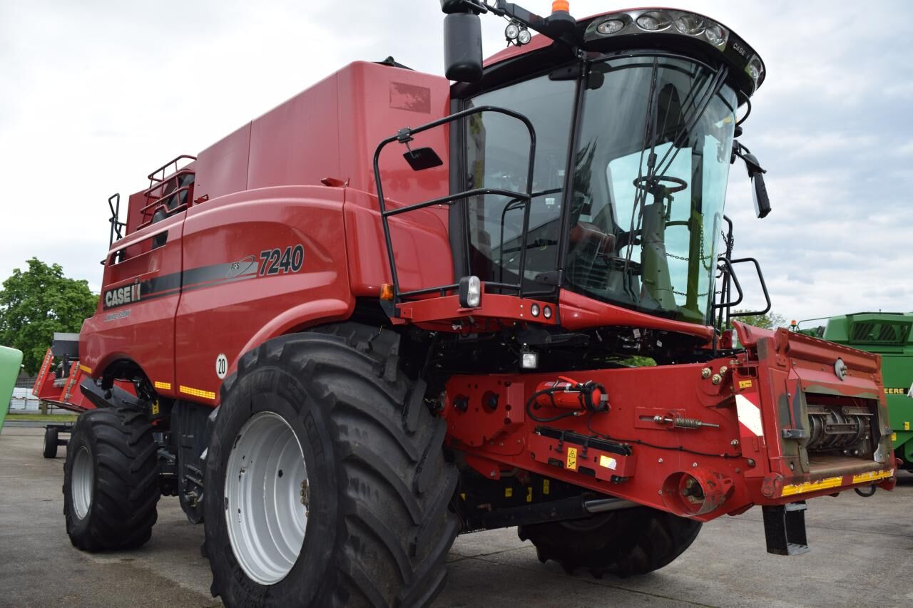 Case-IH 7240 Axial Flow