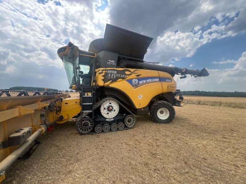 NEW HOLLAND CR10-90ST