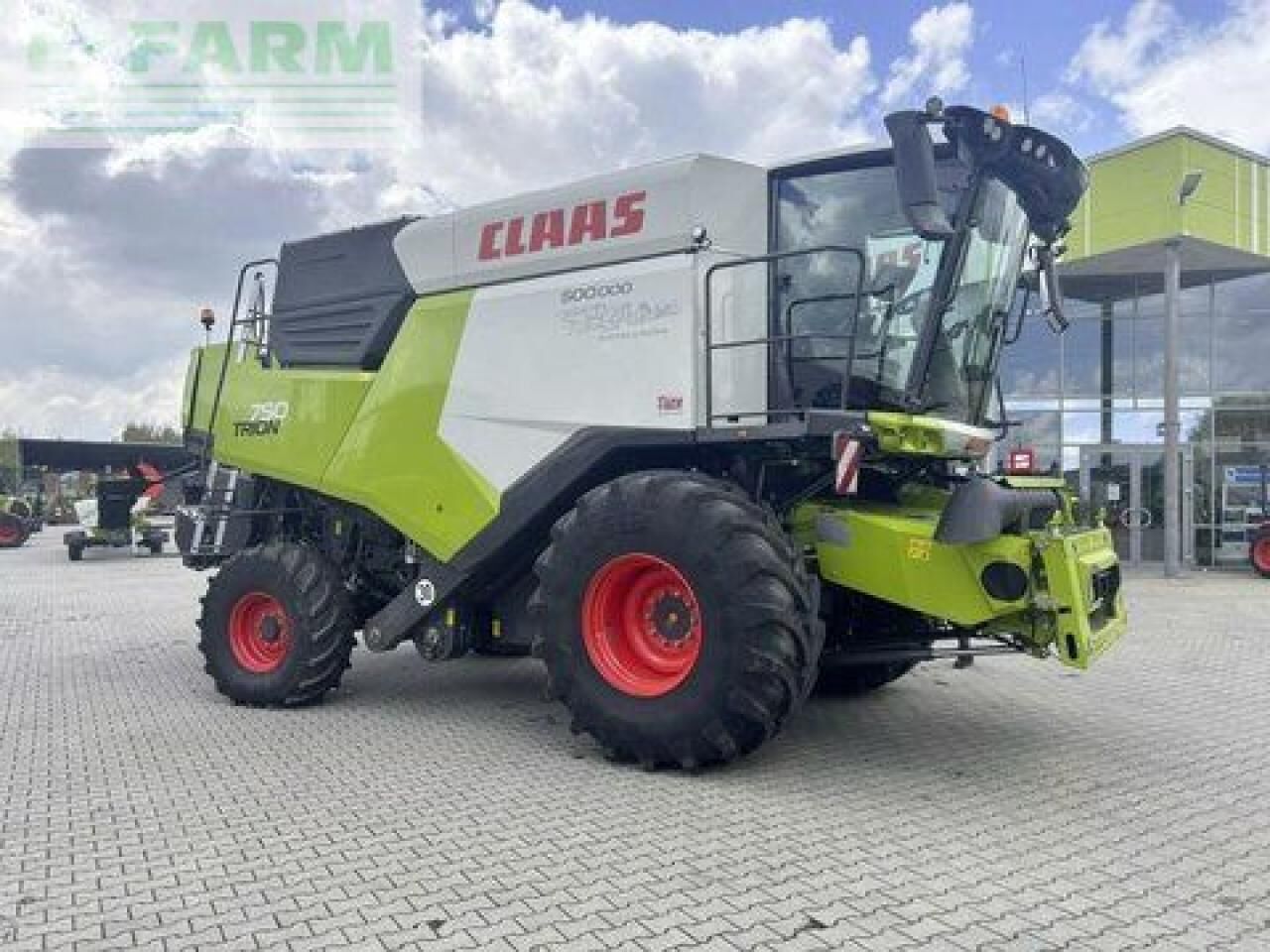 CLAAS trion 750