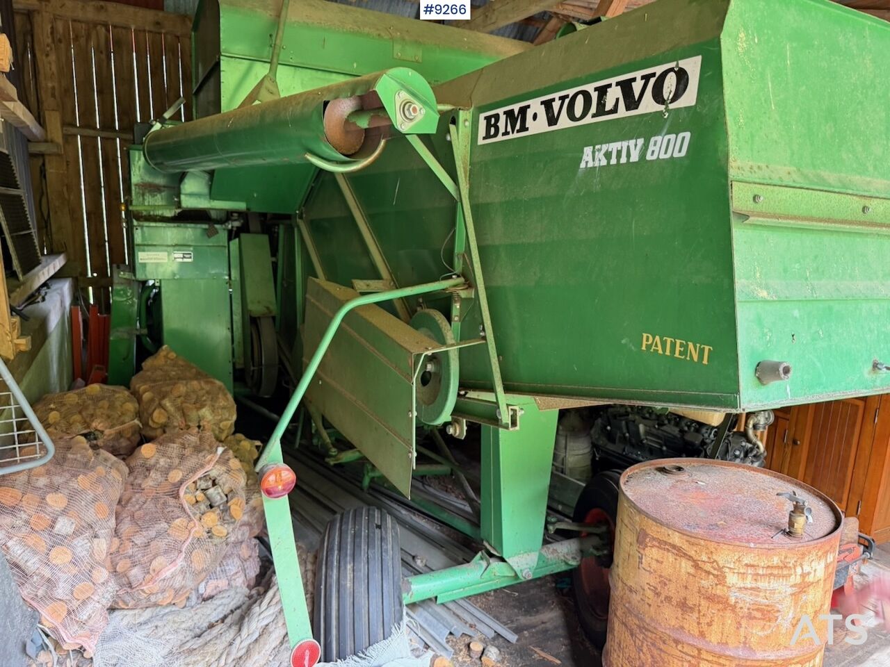 Volvo Aktiv M800 combine harvester