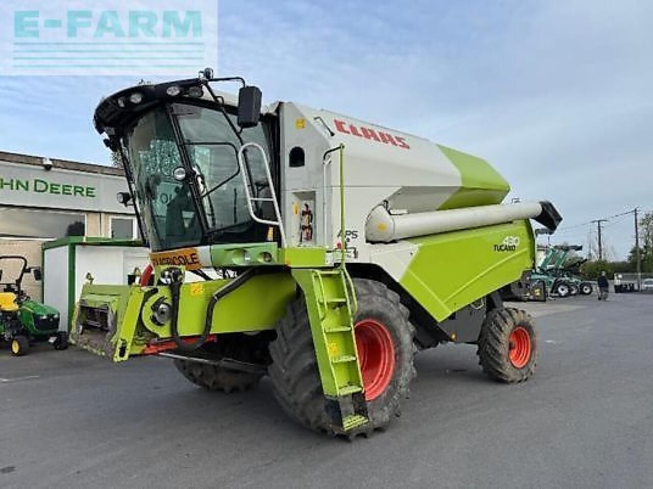 CLAAS tucano 430