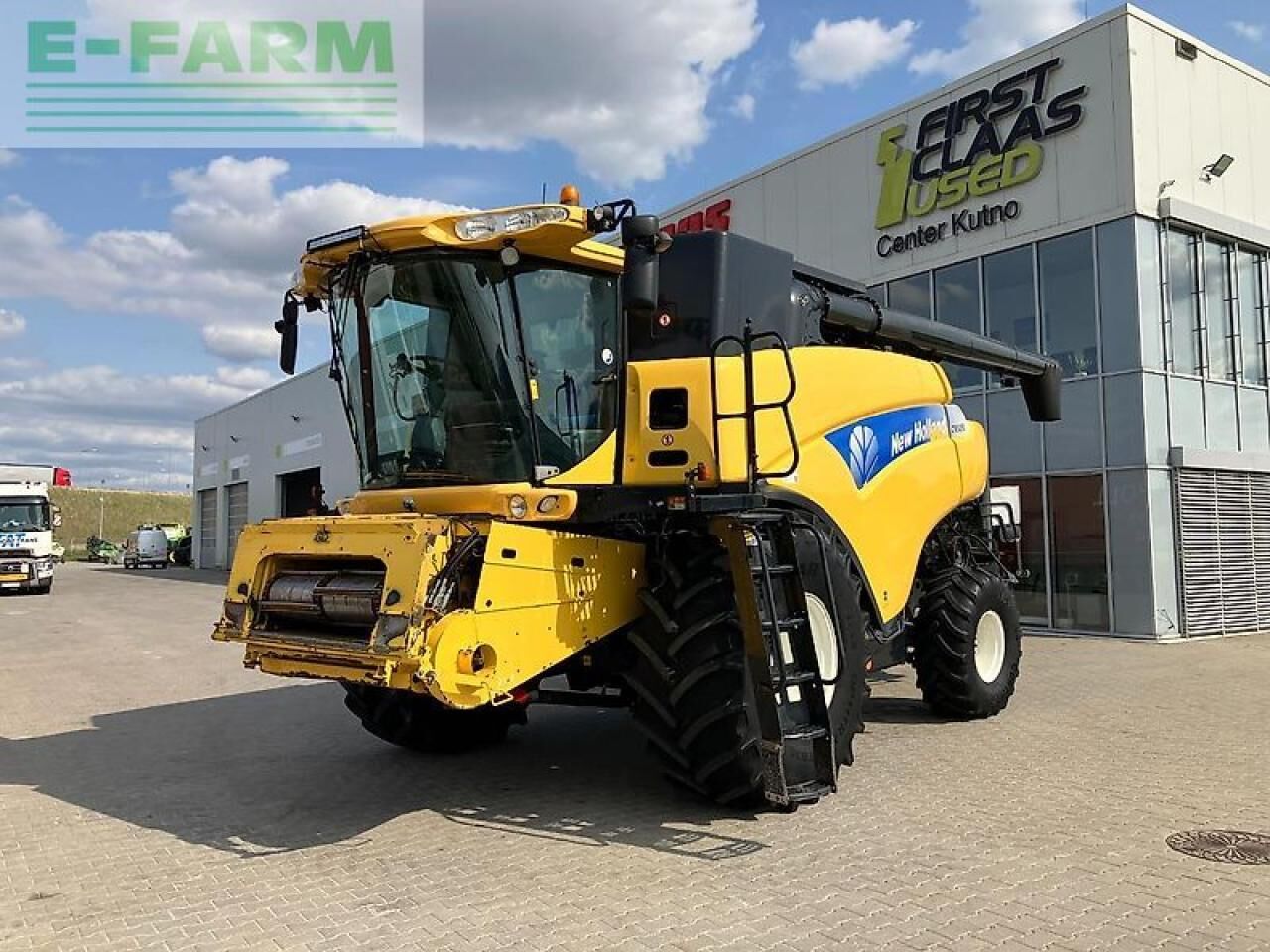 New Holland cr9090 + v900