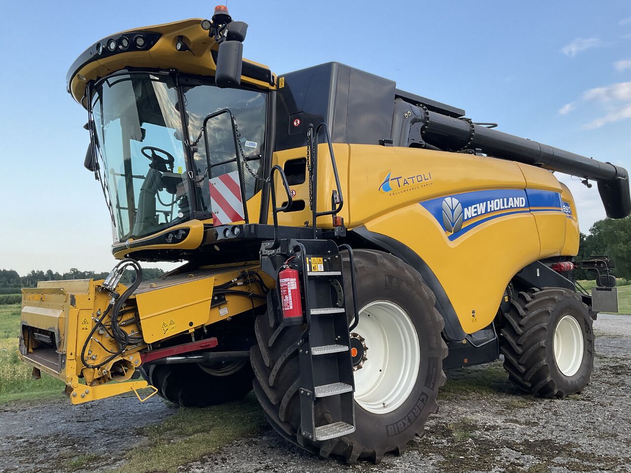 NEW HOLLAND CX 8.90