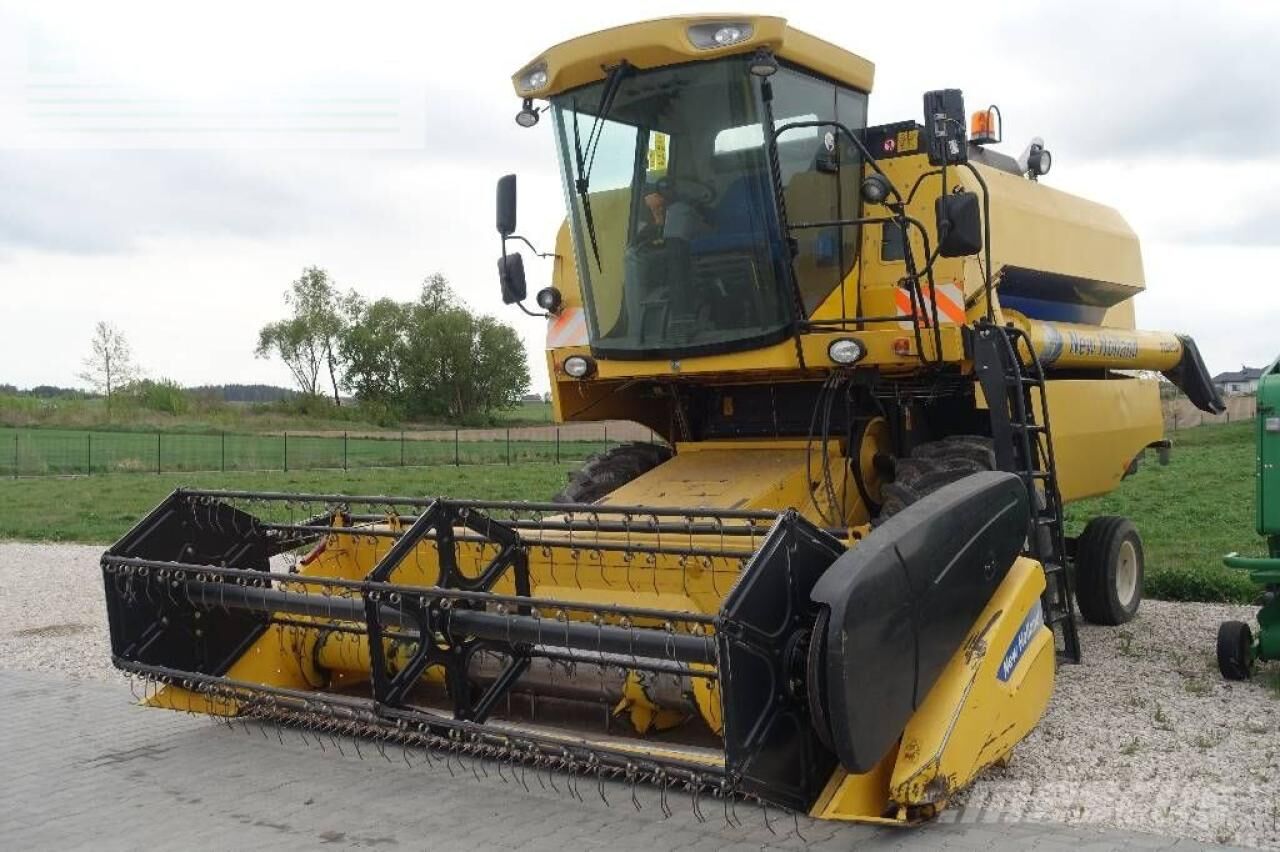 New Holland tc 5050