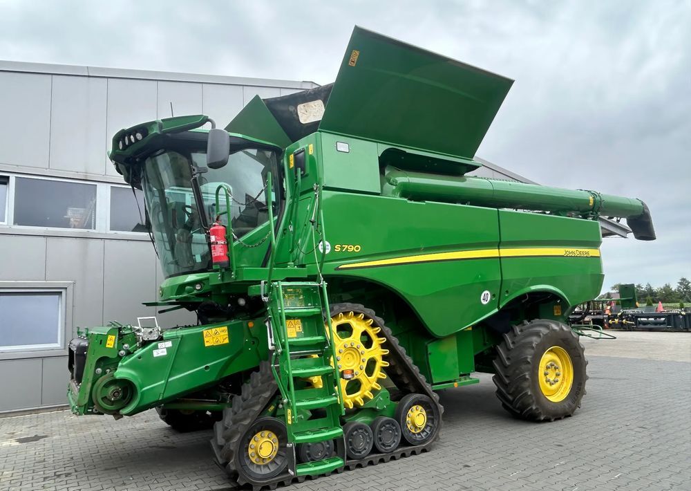 John Deere S790