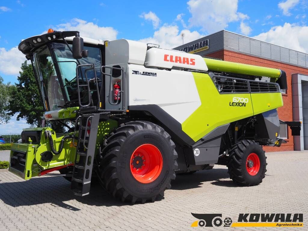 Claas Lexion 6700 + V770