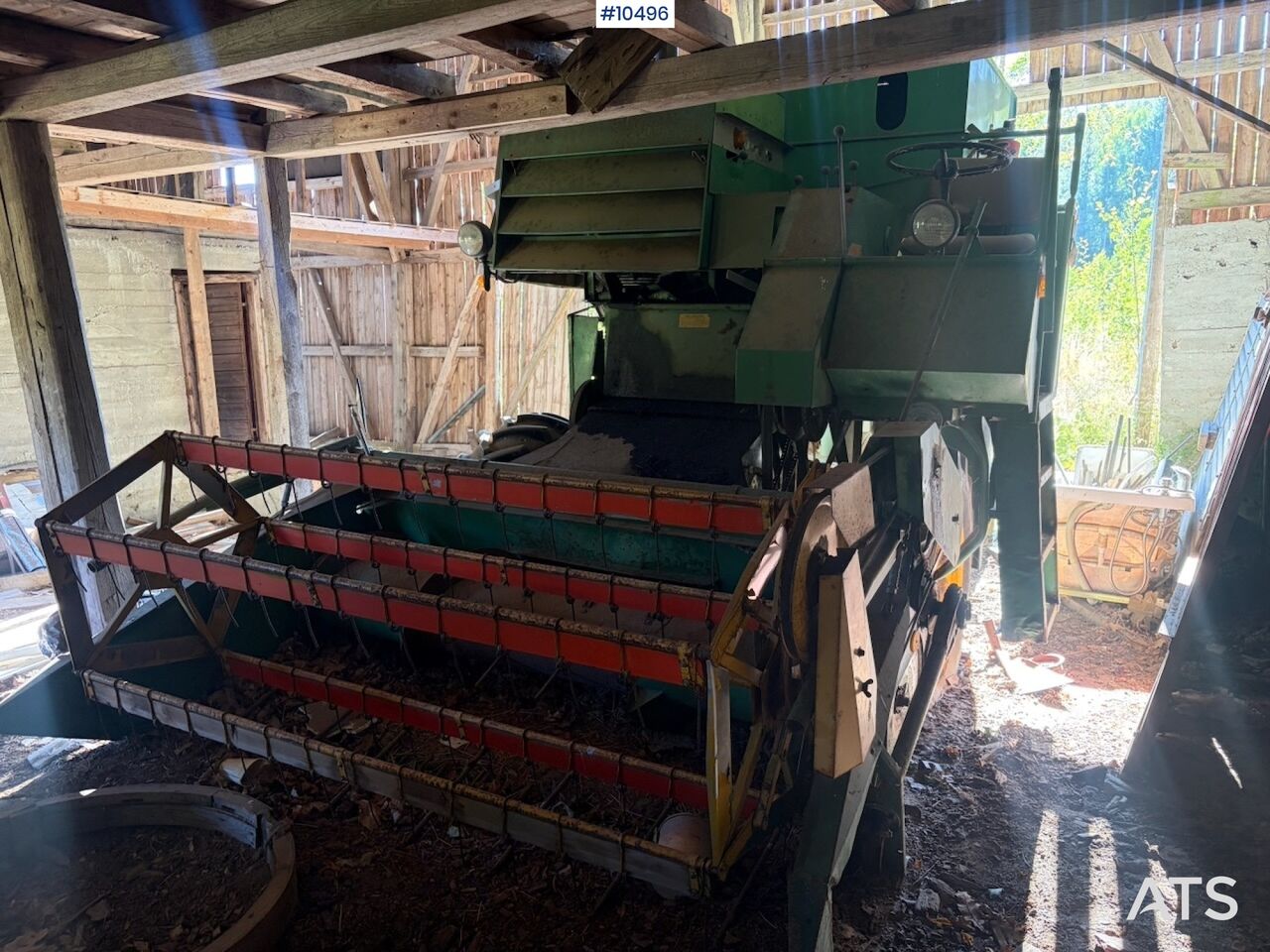 45 Volvo BM Aktiv 800 combine harvester with header