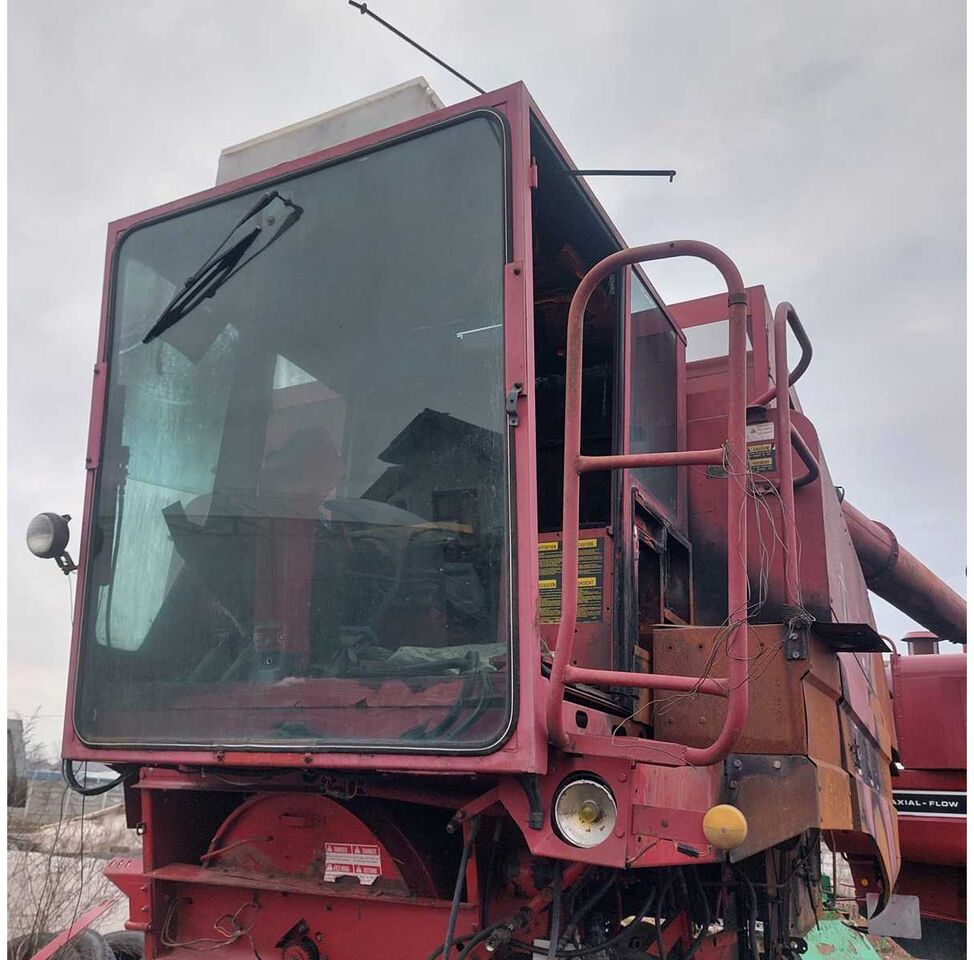 CASE IH 1460 COMBINE HARVESTER