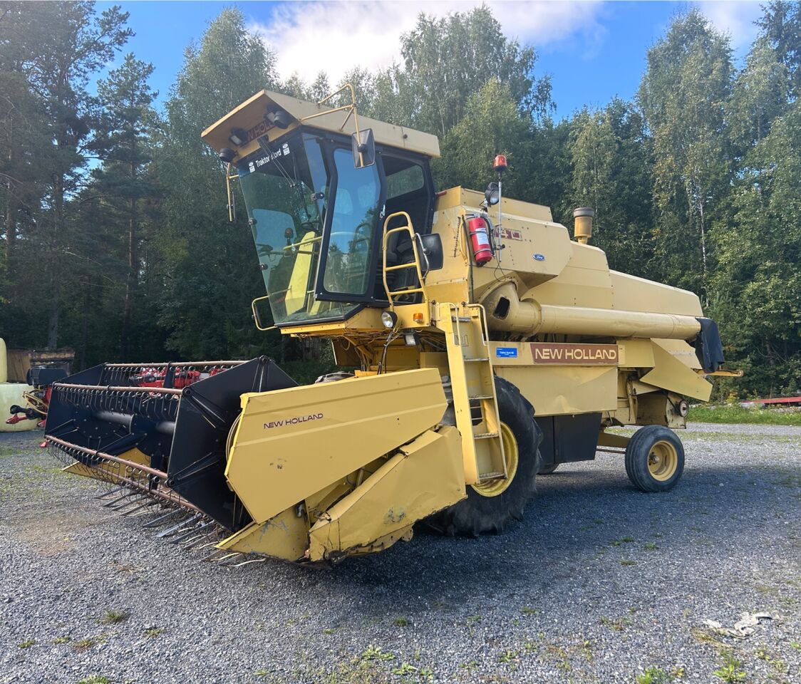Skördetröska New Holland 8040 13 fot