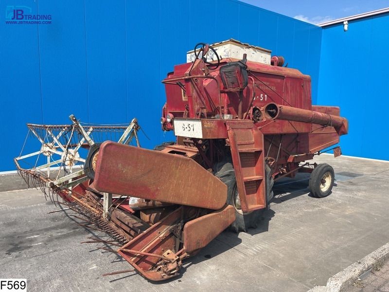 International 851 Mc Cormick International 851