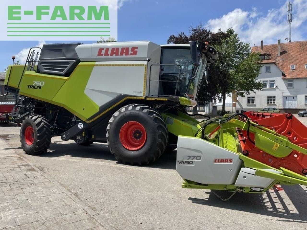 CLAAS trion 750