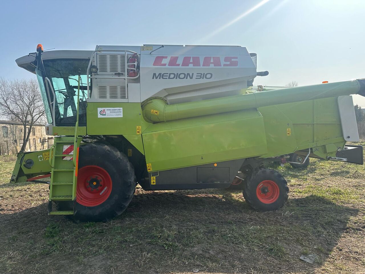Claas Medion 310 z roku 2002.